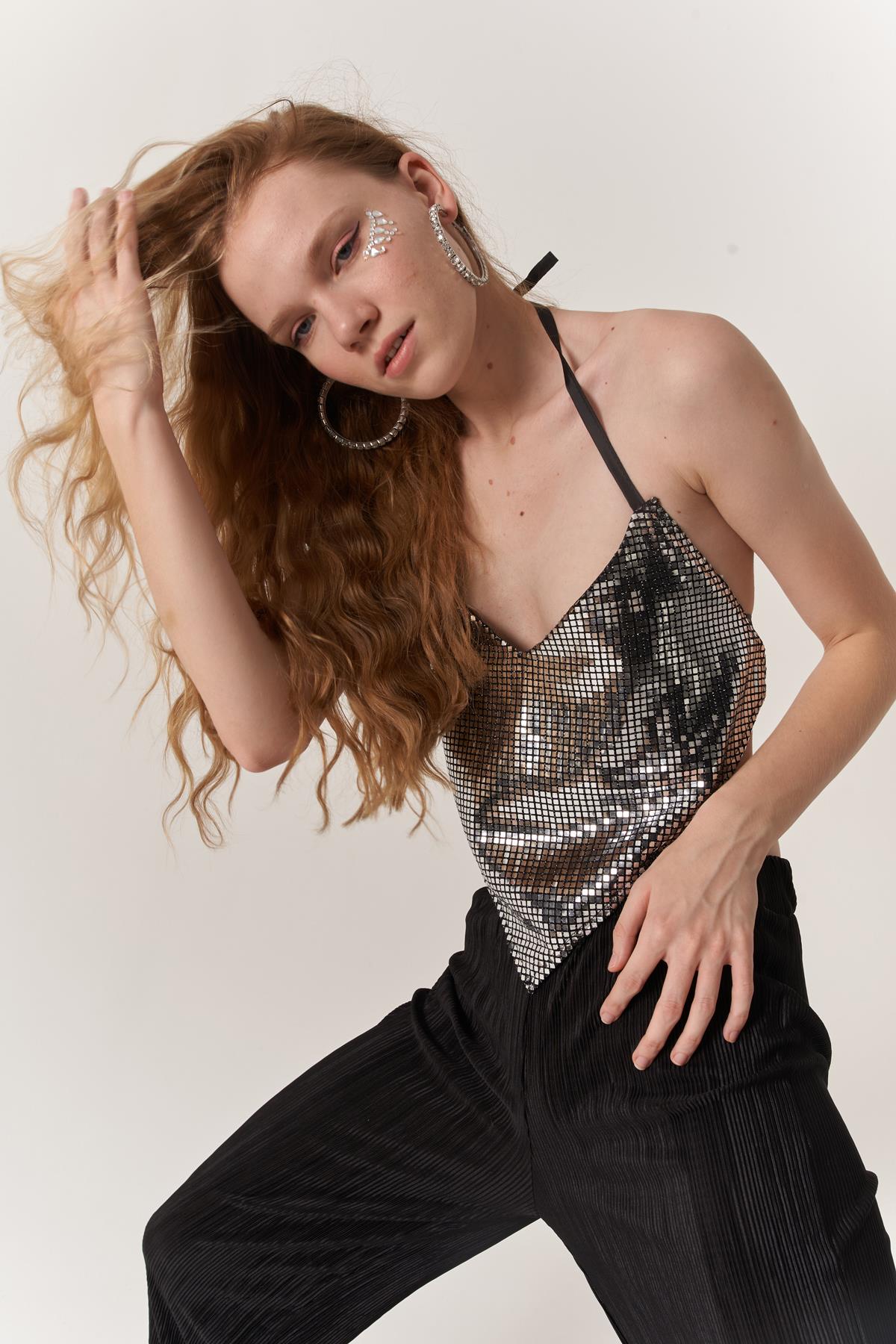 Glammy Üçgen Crop Gri