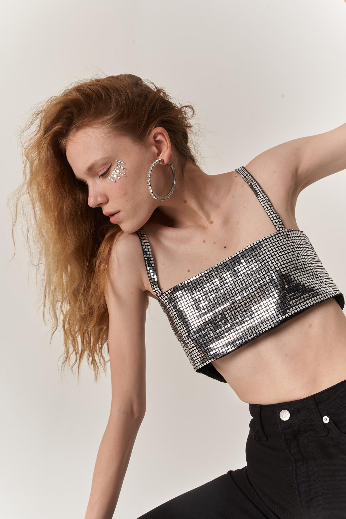 Glammy Strapless Crop Grey