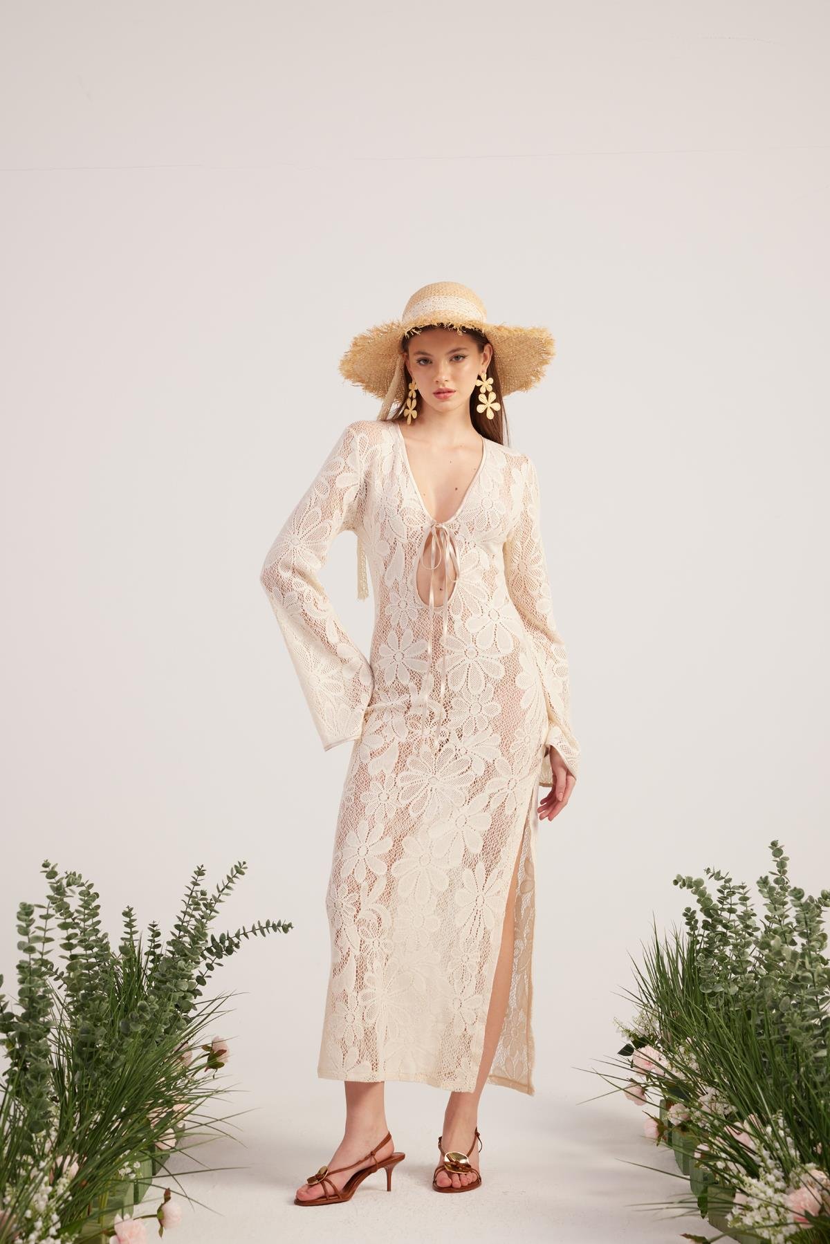 Çiçek Motifli Uzun Zeya Triko Elbise Bej