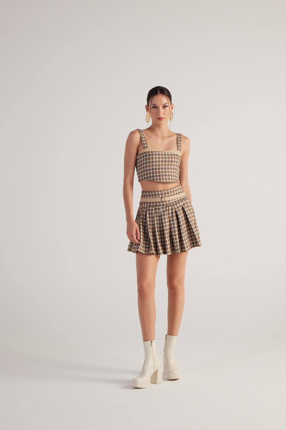 Merida Short Skirt Beige