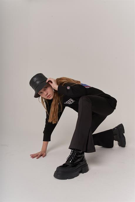 Queza Trousers Black