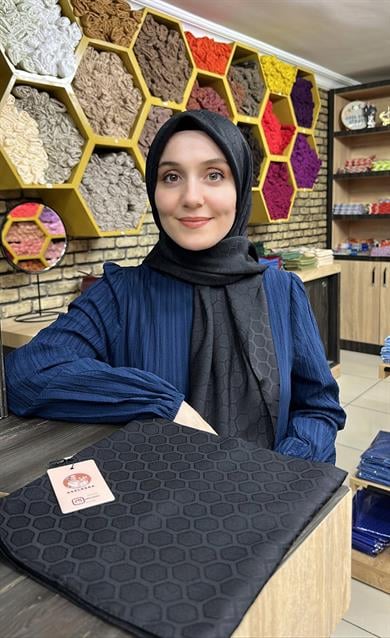 Petek Desen İpekli Jakar Eşarp Siyah