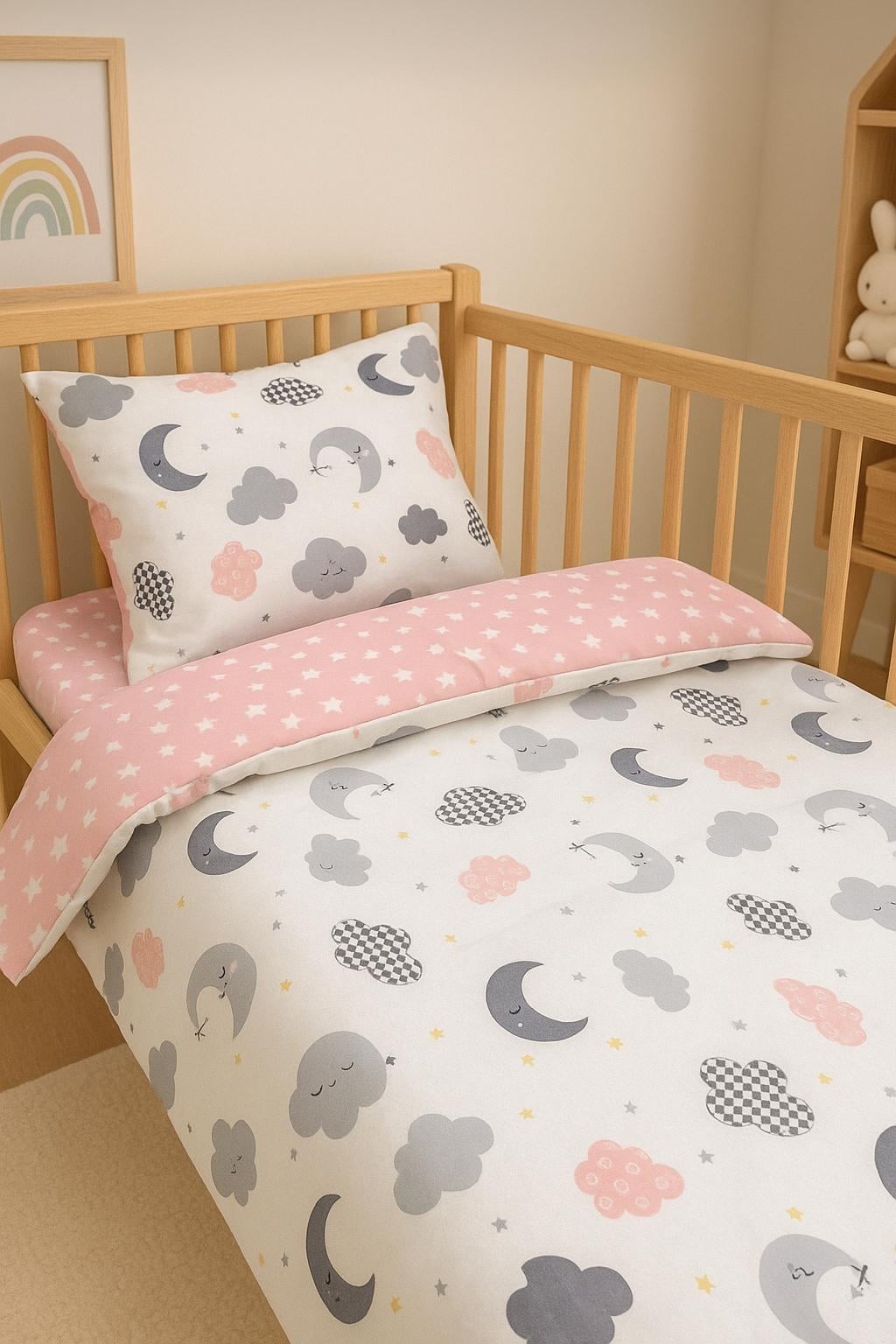 Bebek Özel Pamuklu Bebek/Çocuk Yastık Çarşaf Yorgan Seti Gri Pembe Bulutlu Yıldızlı