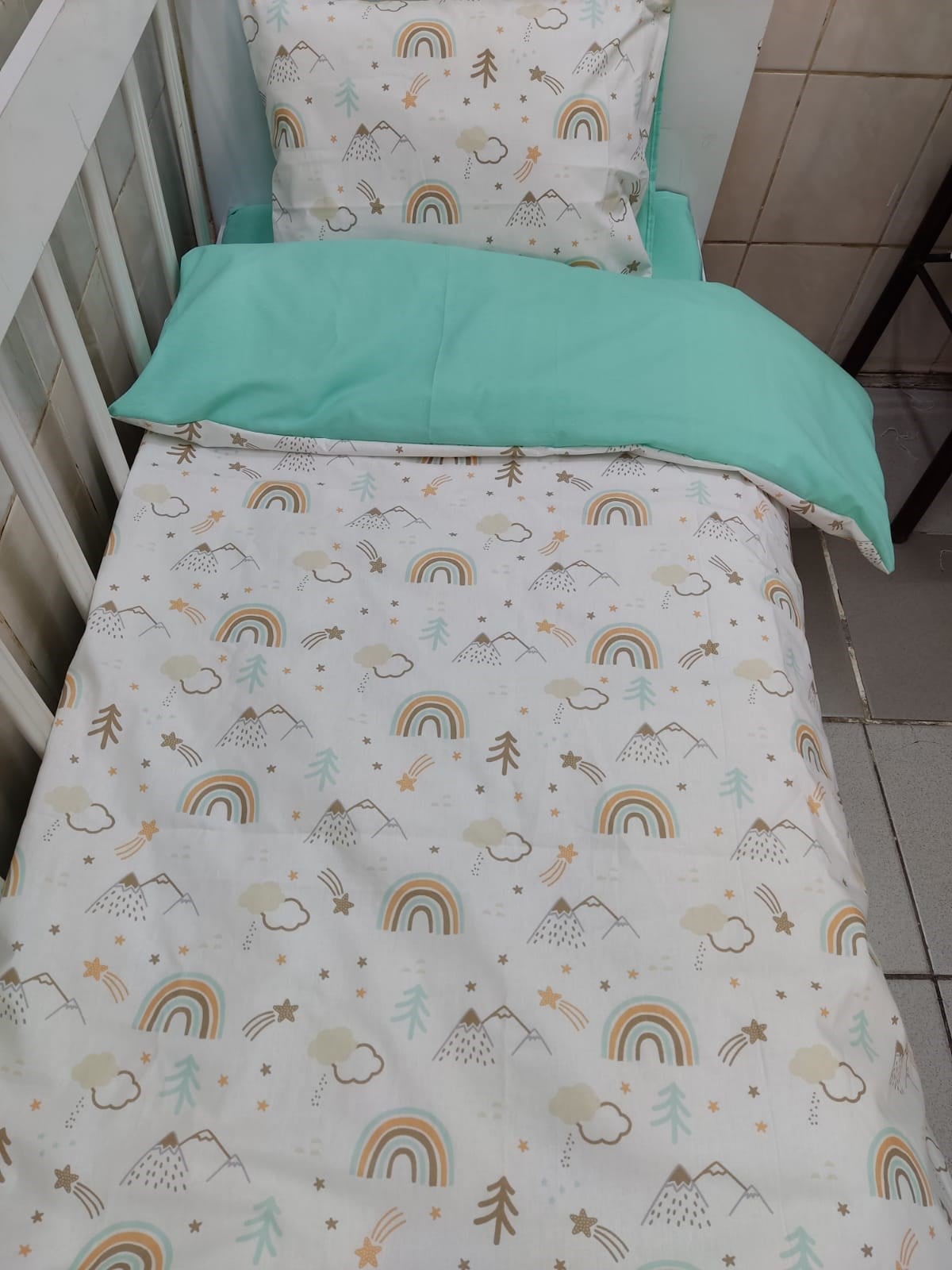 Bebek Özel Pamuklu Bebek/Çocuk Yastık Çarşaf Yorgan Seti Kahverengi Gökkuşağı Mint