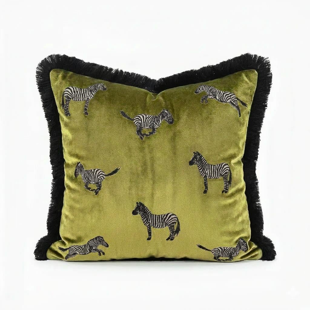 Dekoratif Zebra Desenli Yeşil Kadife Kırlent Kılıfı 45 x 45 cm