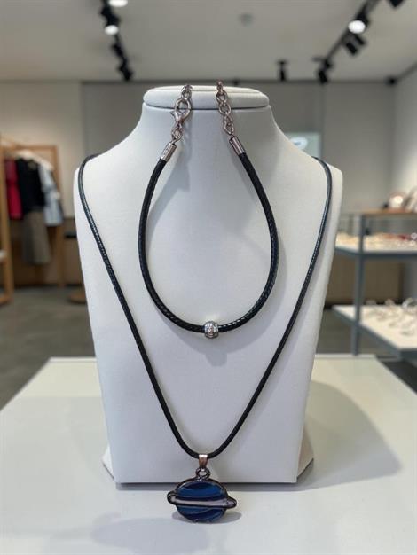 Mavi Gezegen  Figürlü Siyah İpli Kolye ve Bileklik İkili Set