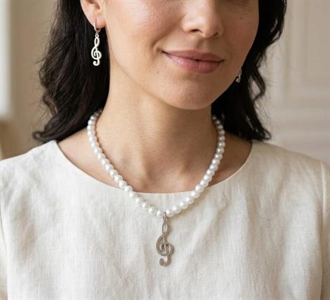 Sol Anahtarı Kolye ve Top Küpe Takı Seti