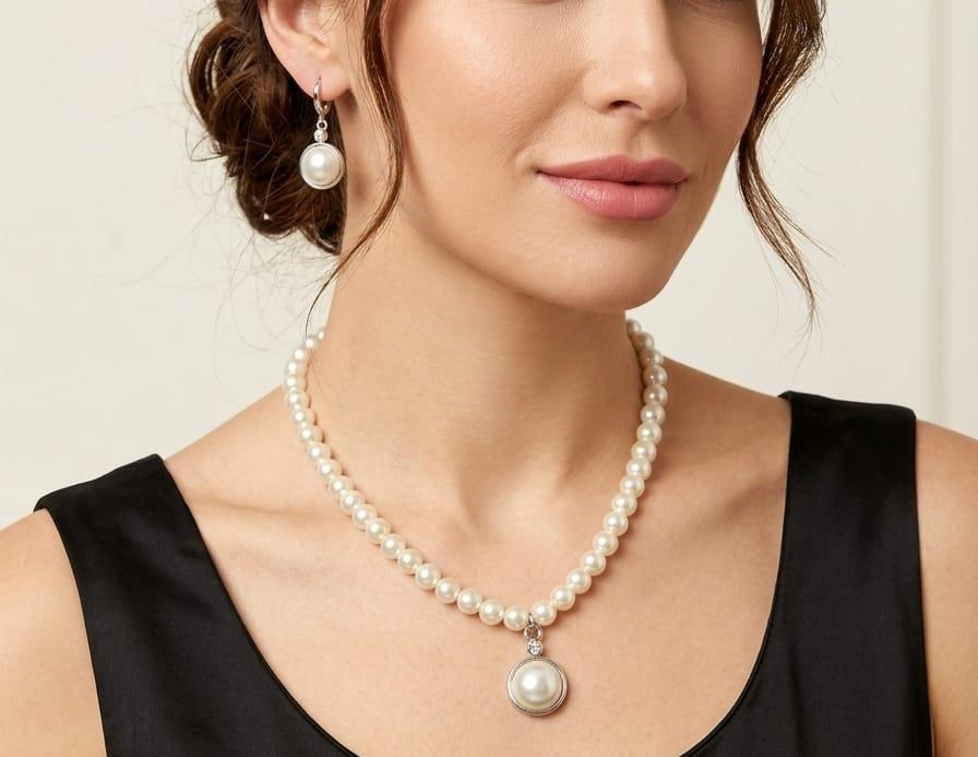 Baget Taş Detaylı Sallantılı İnci Kolye ve Küpe Seti