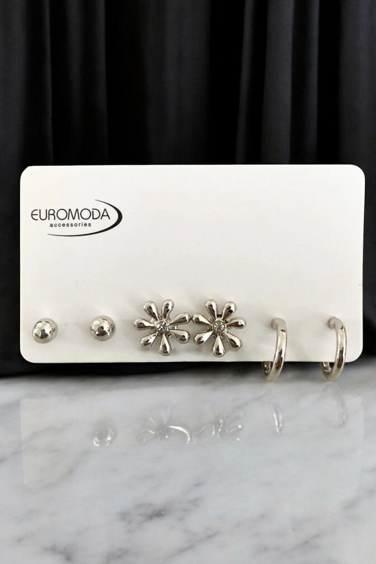 Çiçek Tasarımlı Top Ve Halka Küpeli Gümüş Renkli Küpe Seti