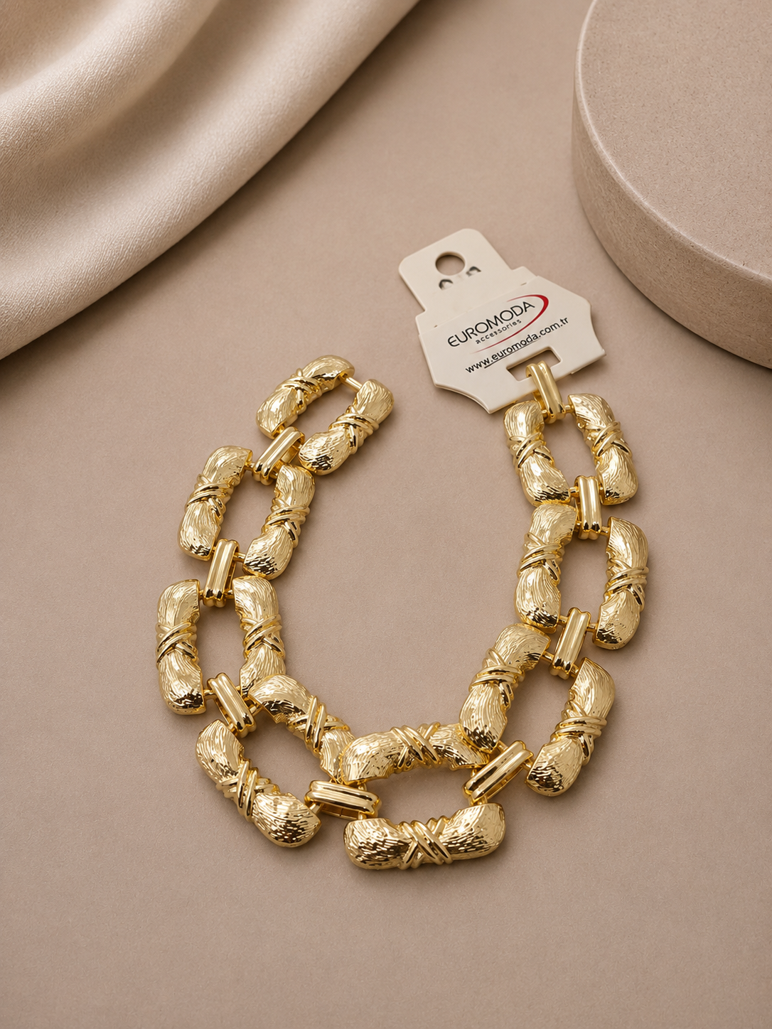Dokulu Gold Renk Özel Tasarım İri Zincir Bileklik