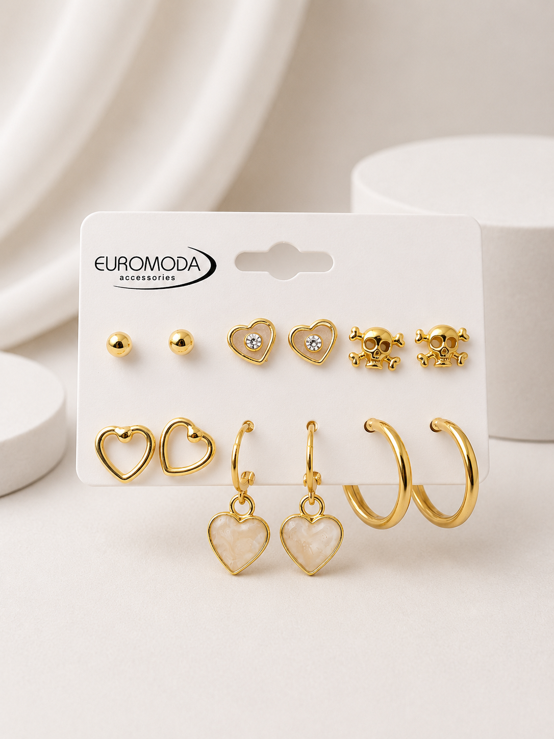 Ekru Mineli Kalp Detaylı Gold Renk 6'lı Küpe Seti