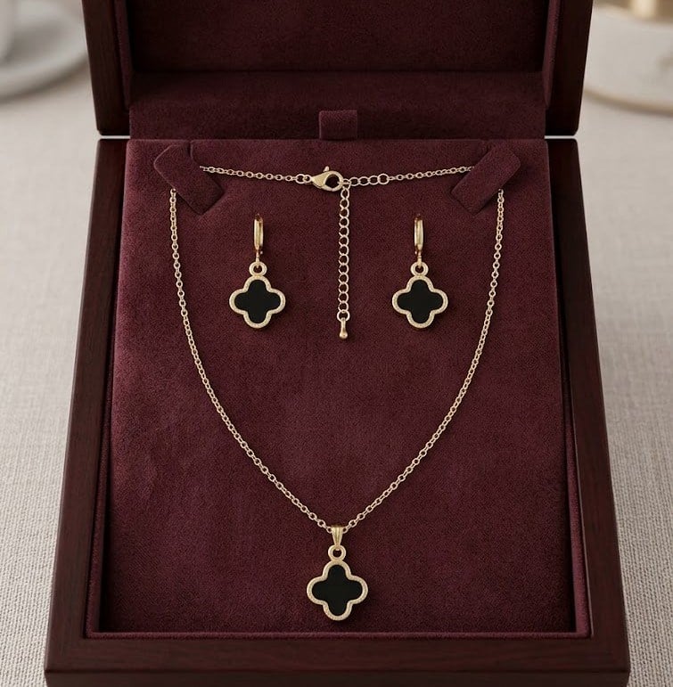 Gold Renk Yonca Detaylı Kolye Küpe Seti