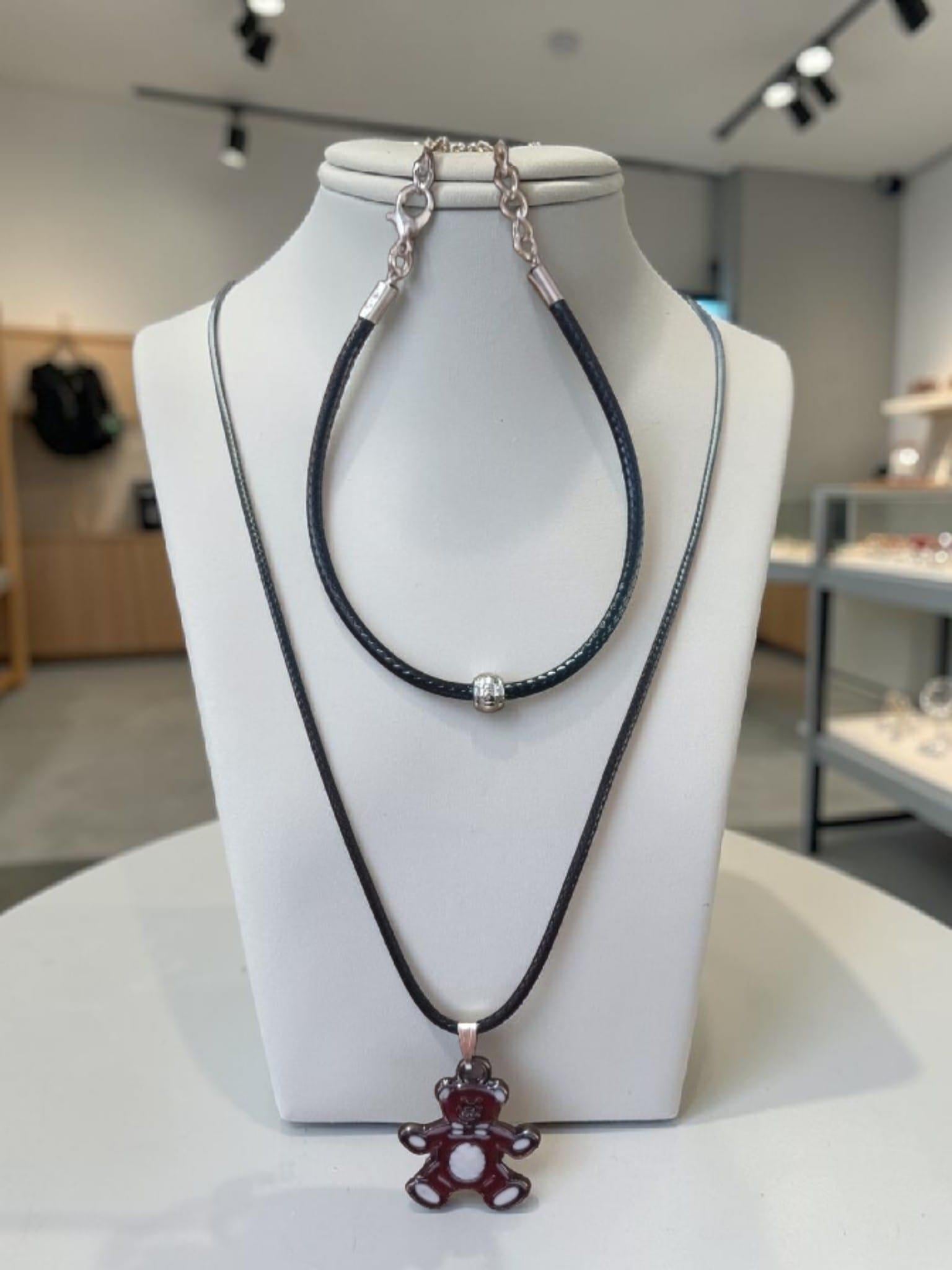 Kırmızı Ayı Figürlü Siyah İpli Kolye ve Bileklik İkili Set