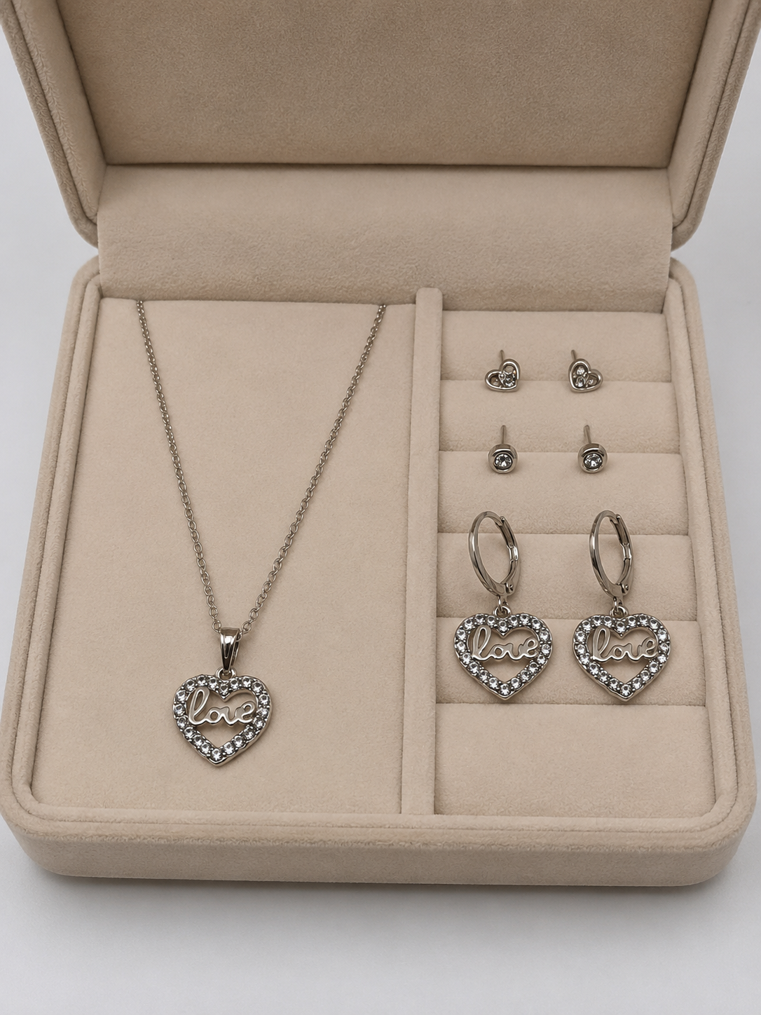Love Detaylı Gold Renk 4'lü Kolye Küpe Seti
