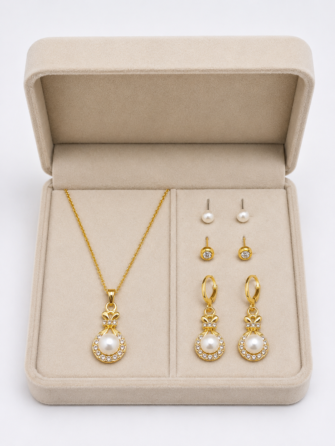 Modern Tasarım Detaylı Gold Renk 4'lü Kolye Küpe Seti