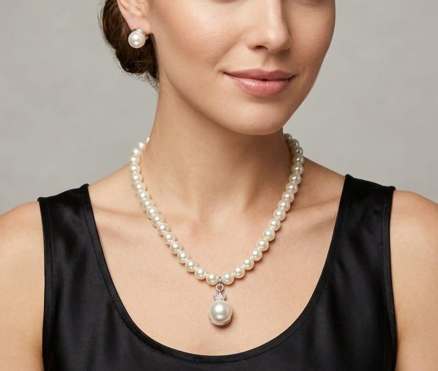 Yıldız Taş Detaylı Vidalı İnci Kolye ve Küpe Seti