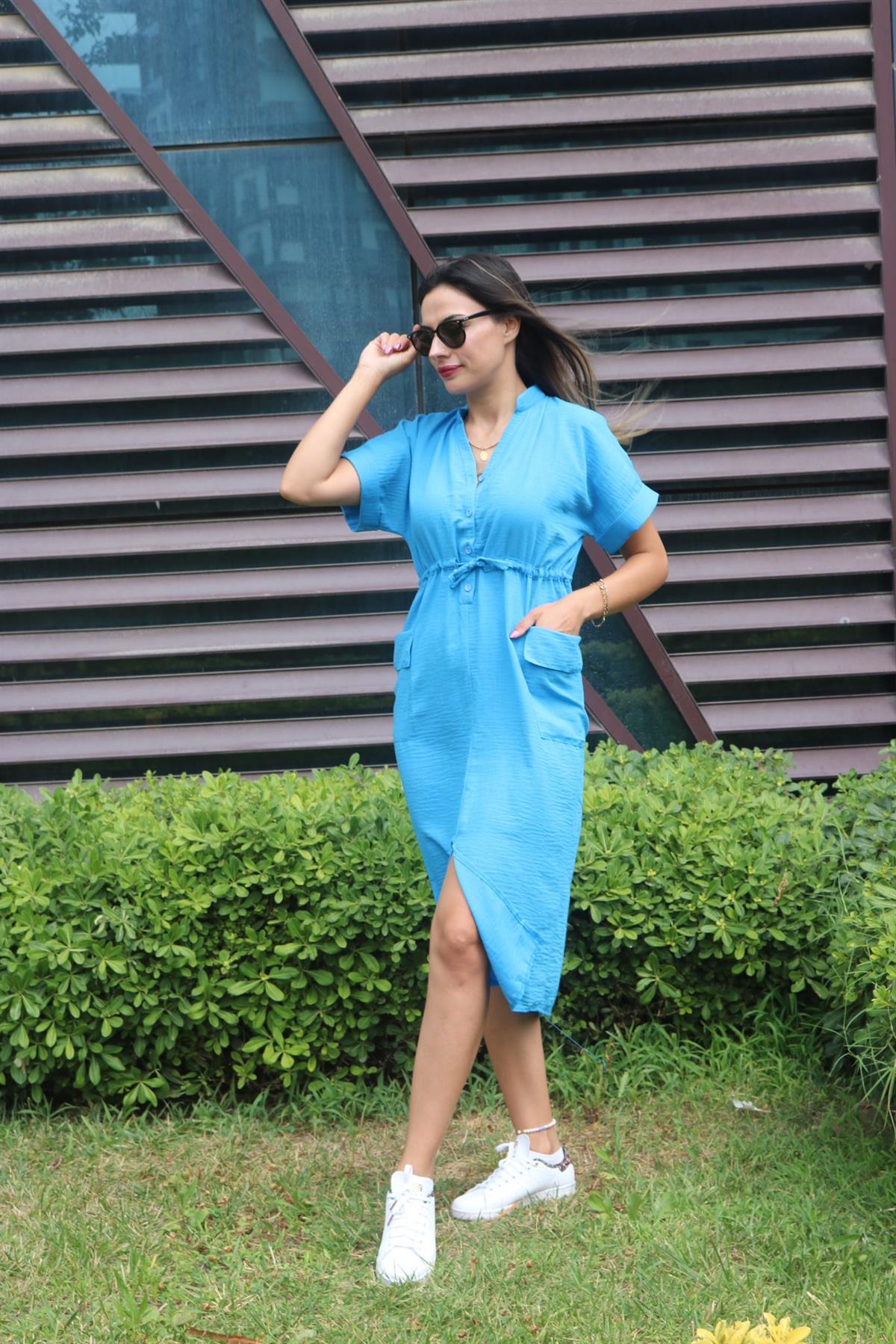 mavi yırtmaç detay elbise