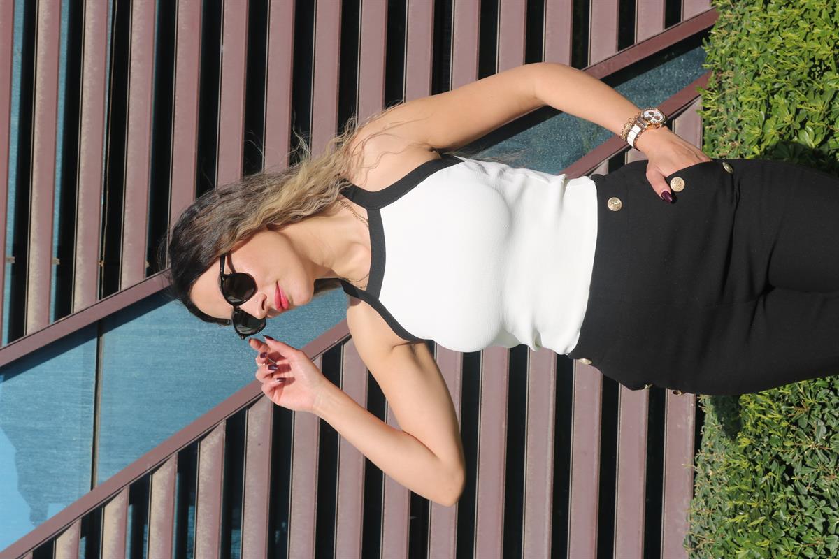 Açık krem-siyah triko atlet