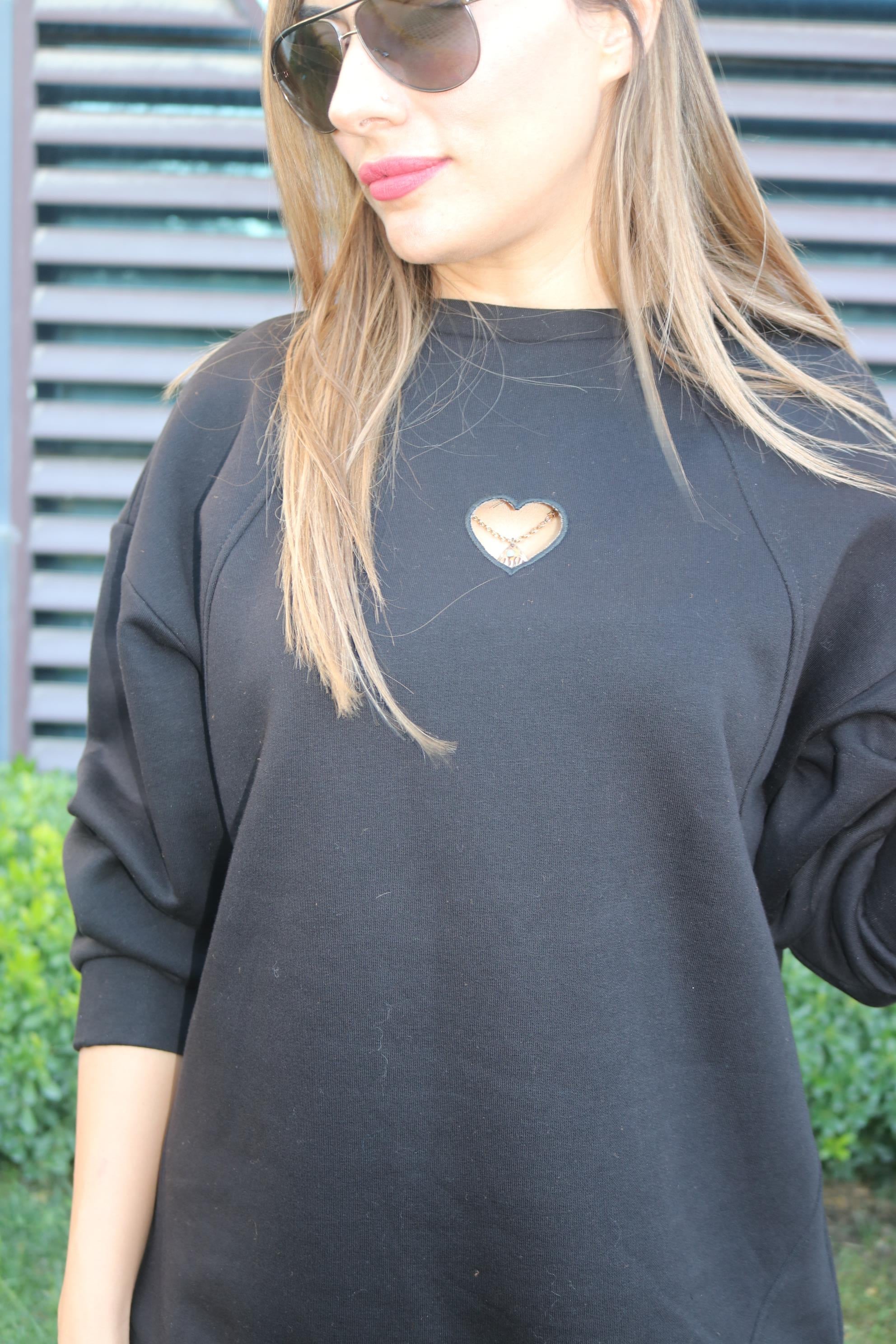 BySoloCollection Siyah Kalp detaylı şardonlu sweatshirt