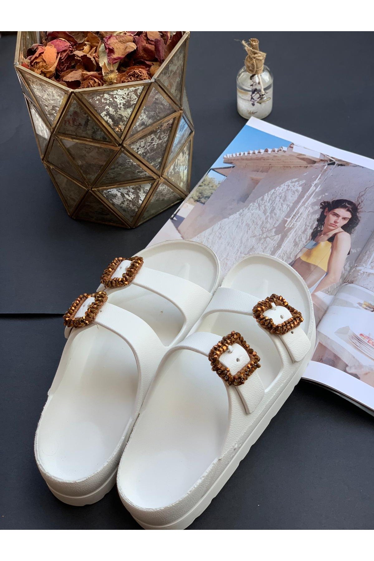 El işlemeli yüksek taban gold taşlı eva terlik