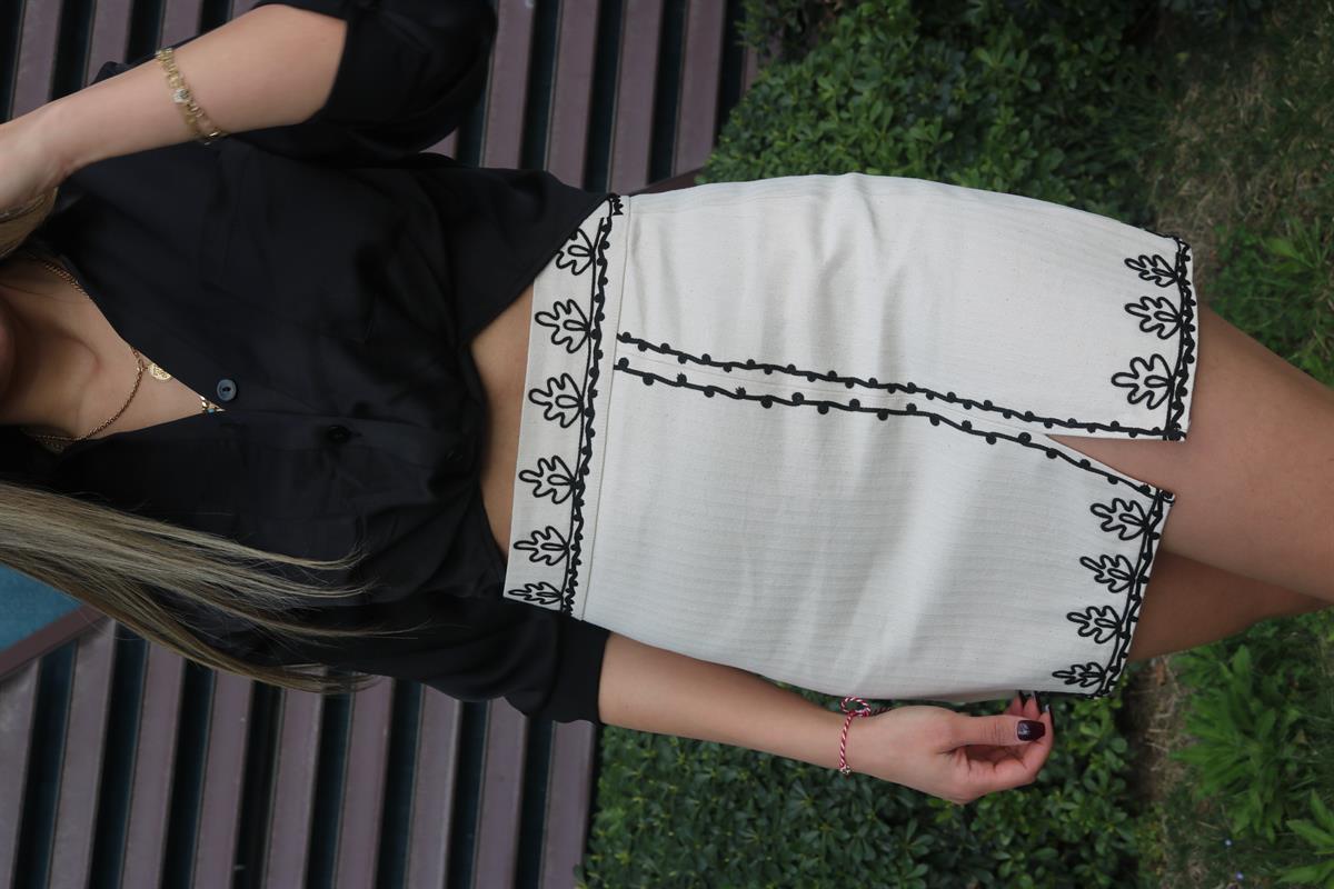 Nakış Detaylı Etek