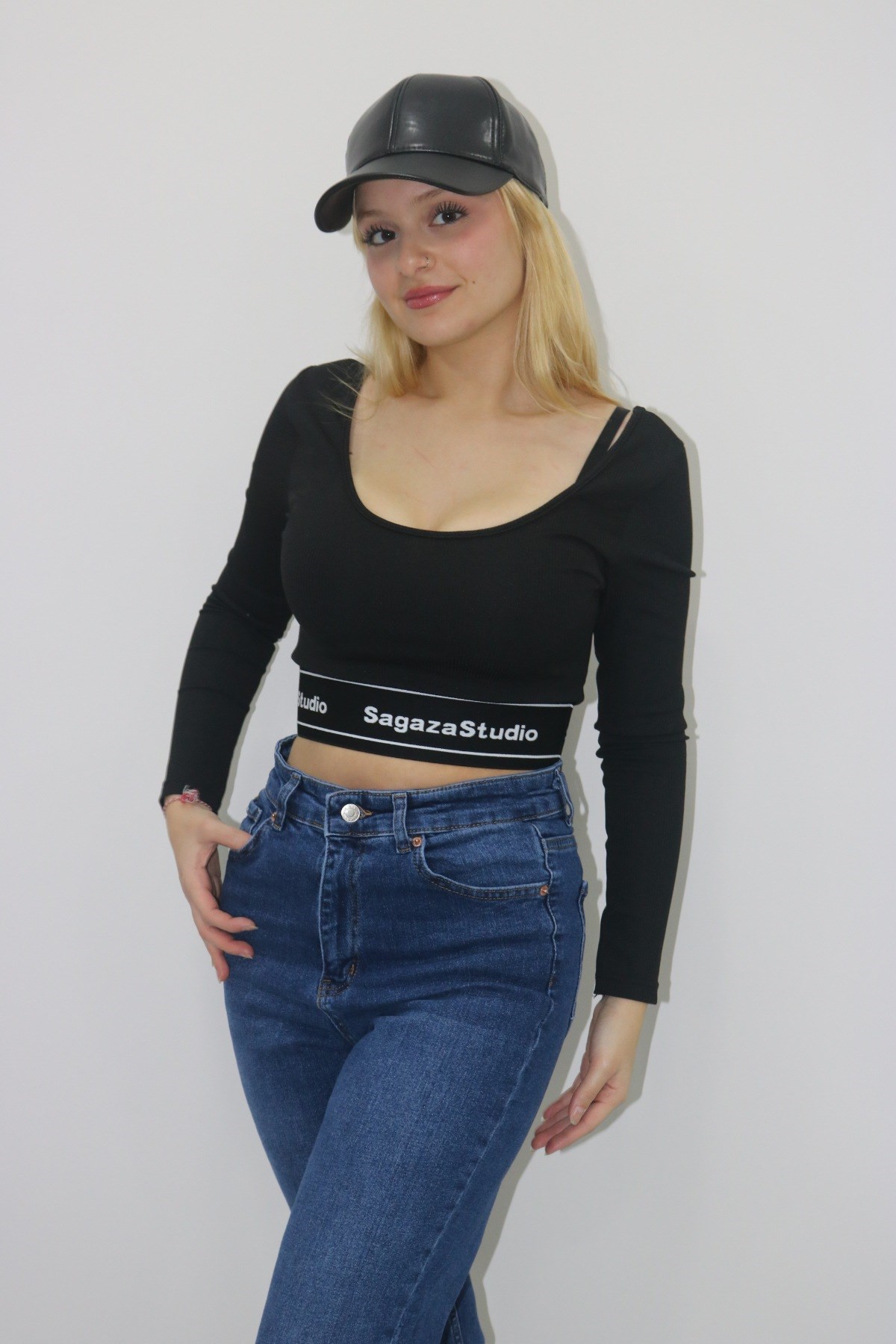 Sagaza siyah crop