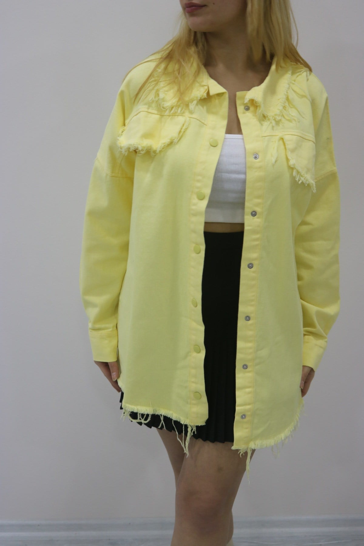 sarı kot gömlek