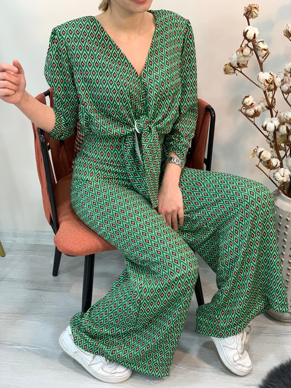 Yeşil önü bağlamalı takım