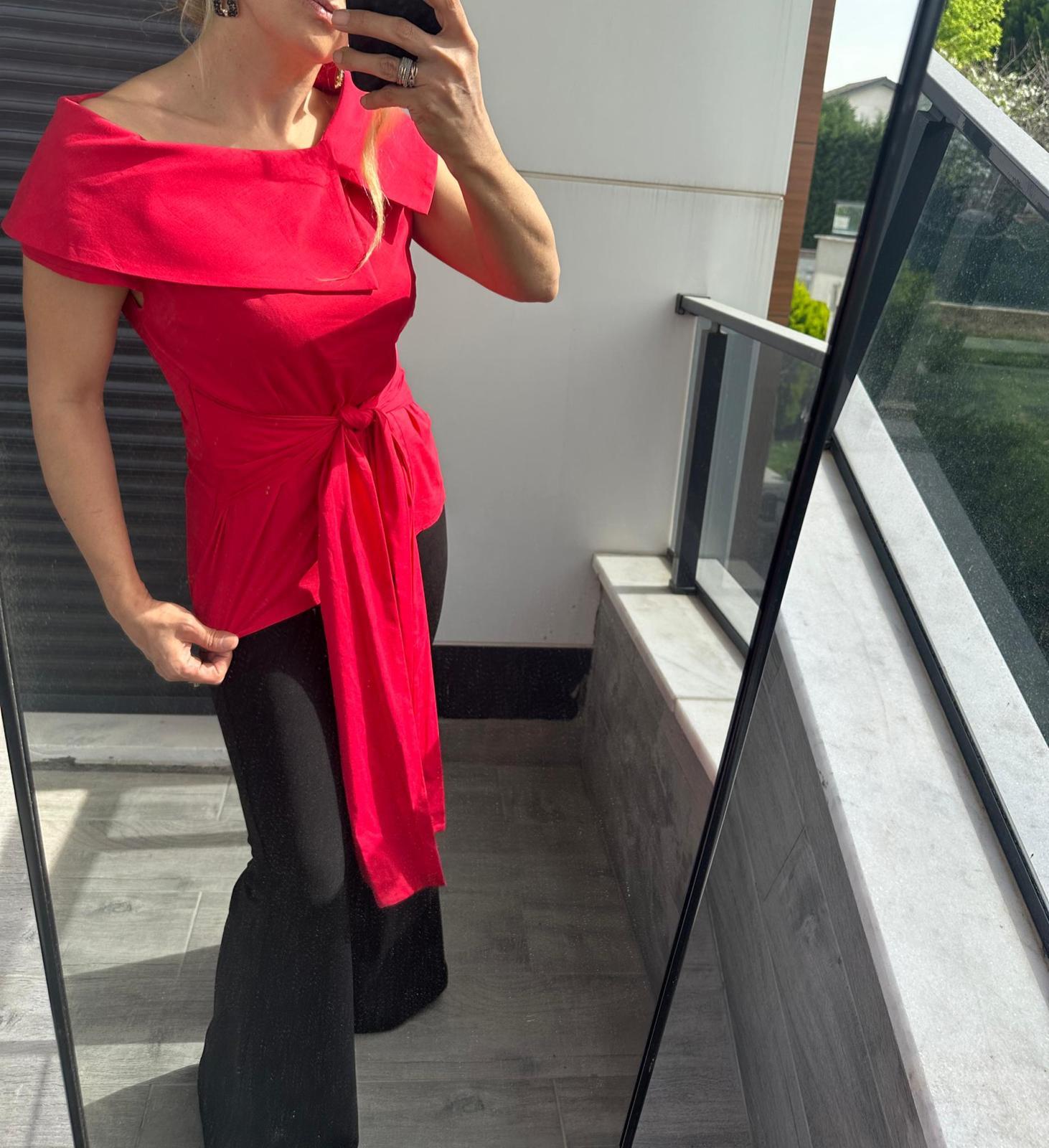 Pamuk Bluz Omuz Detay