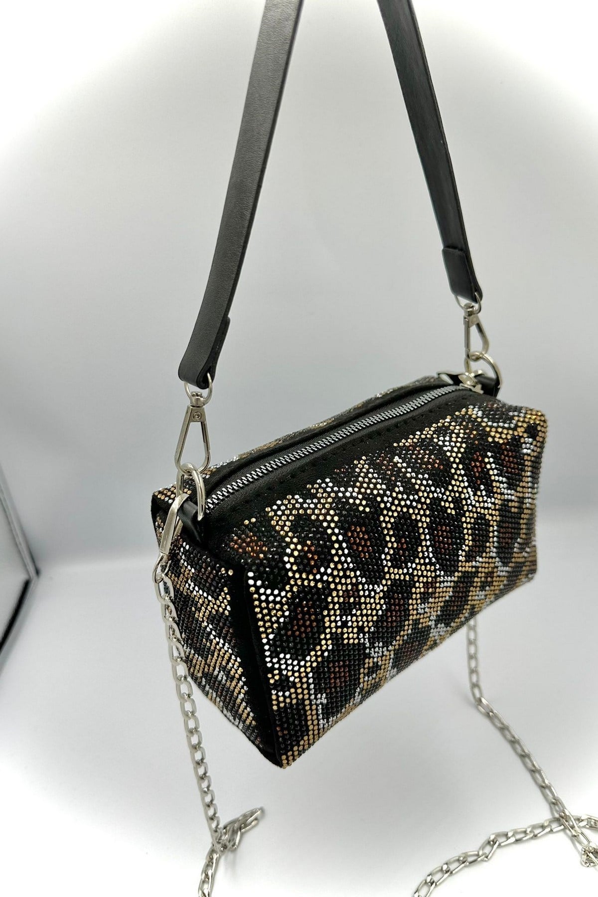 Taş İşlemeli Zincir Askılı Çanta 20*30 cm