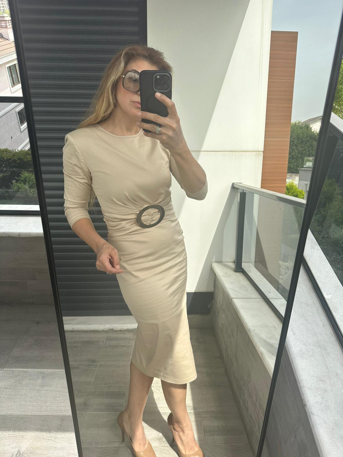 Tokalı Elbise Yırtmaçlı