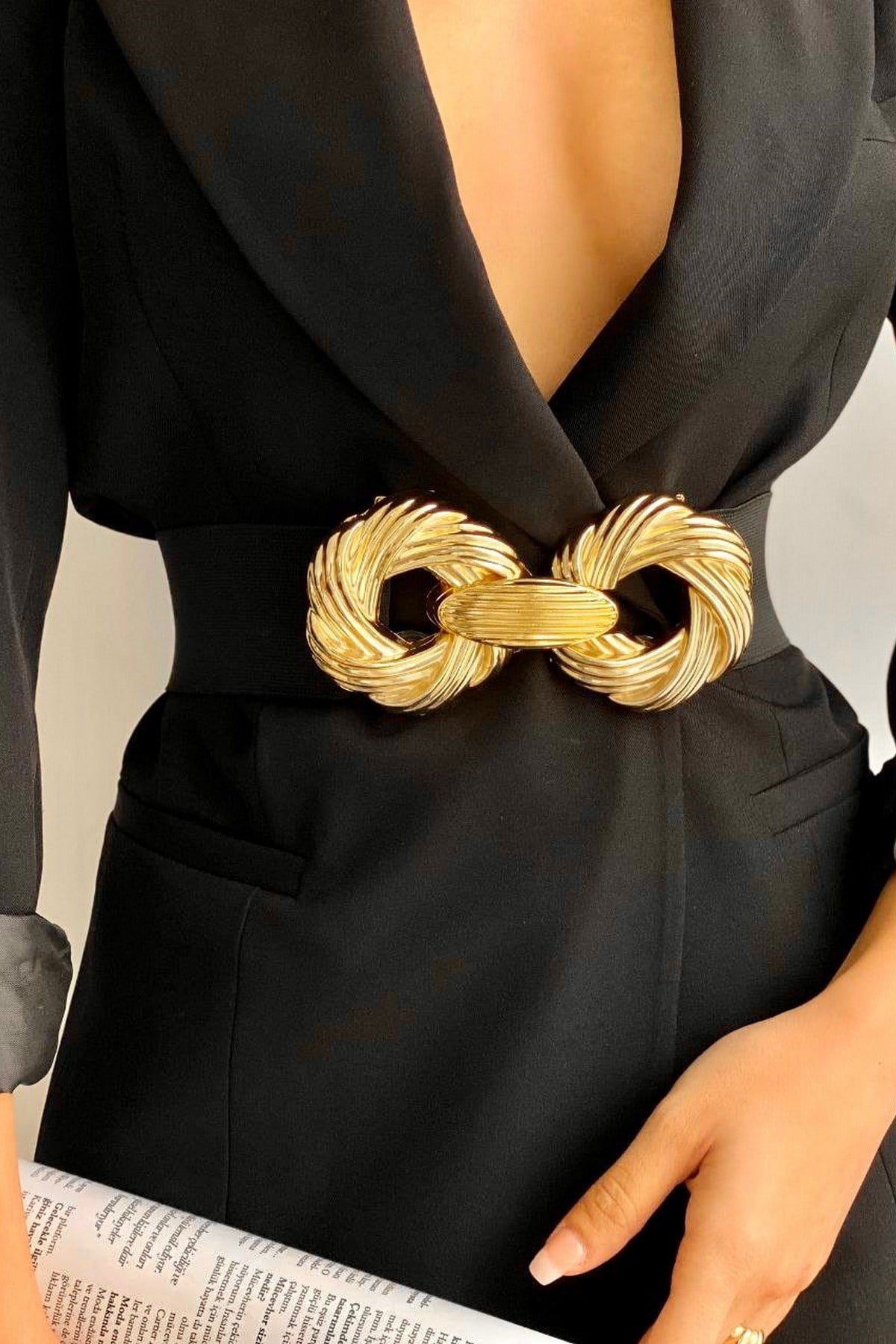 Zara Lastik Ayarlanabilir Gold Tokalı Kemer Siyah