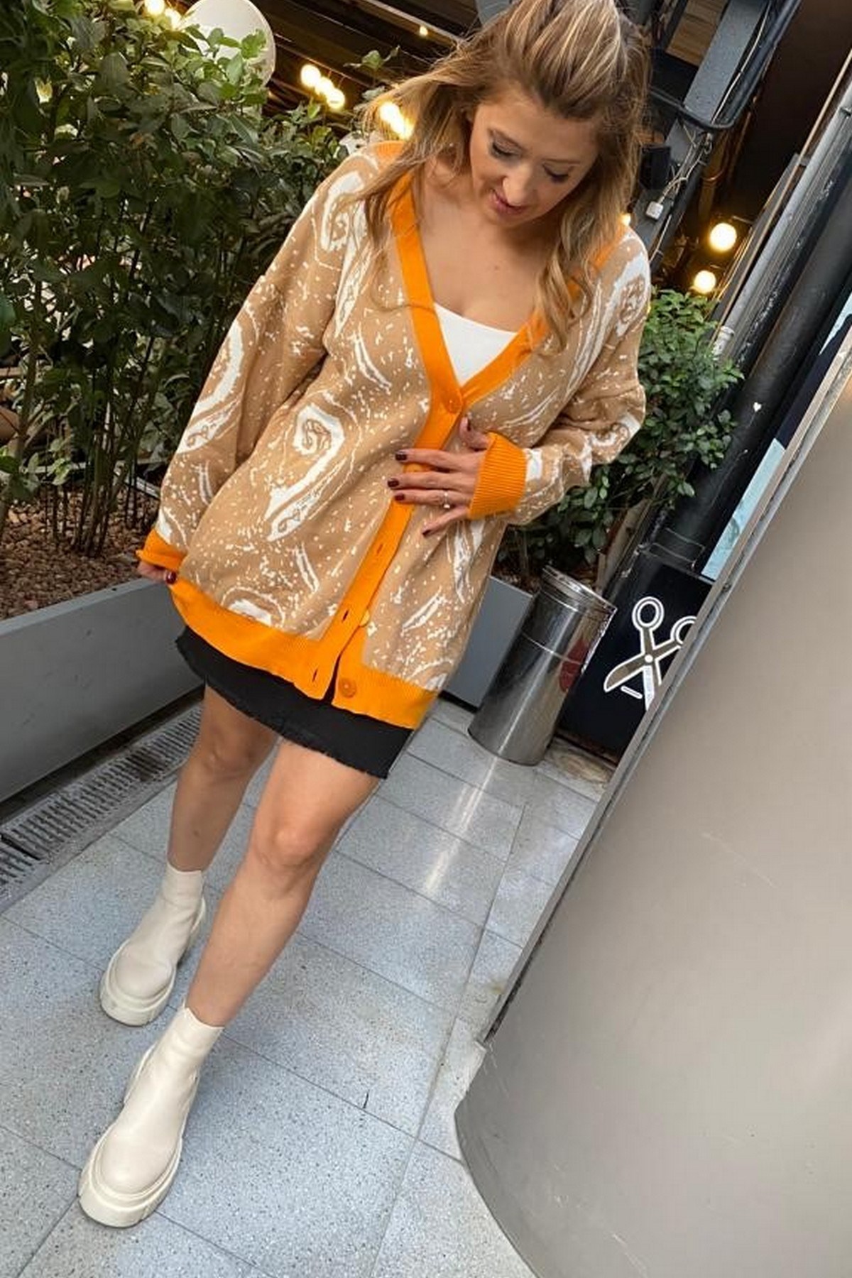 Desenli Düğmeli Hırka Camel