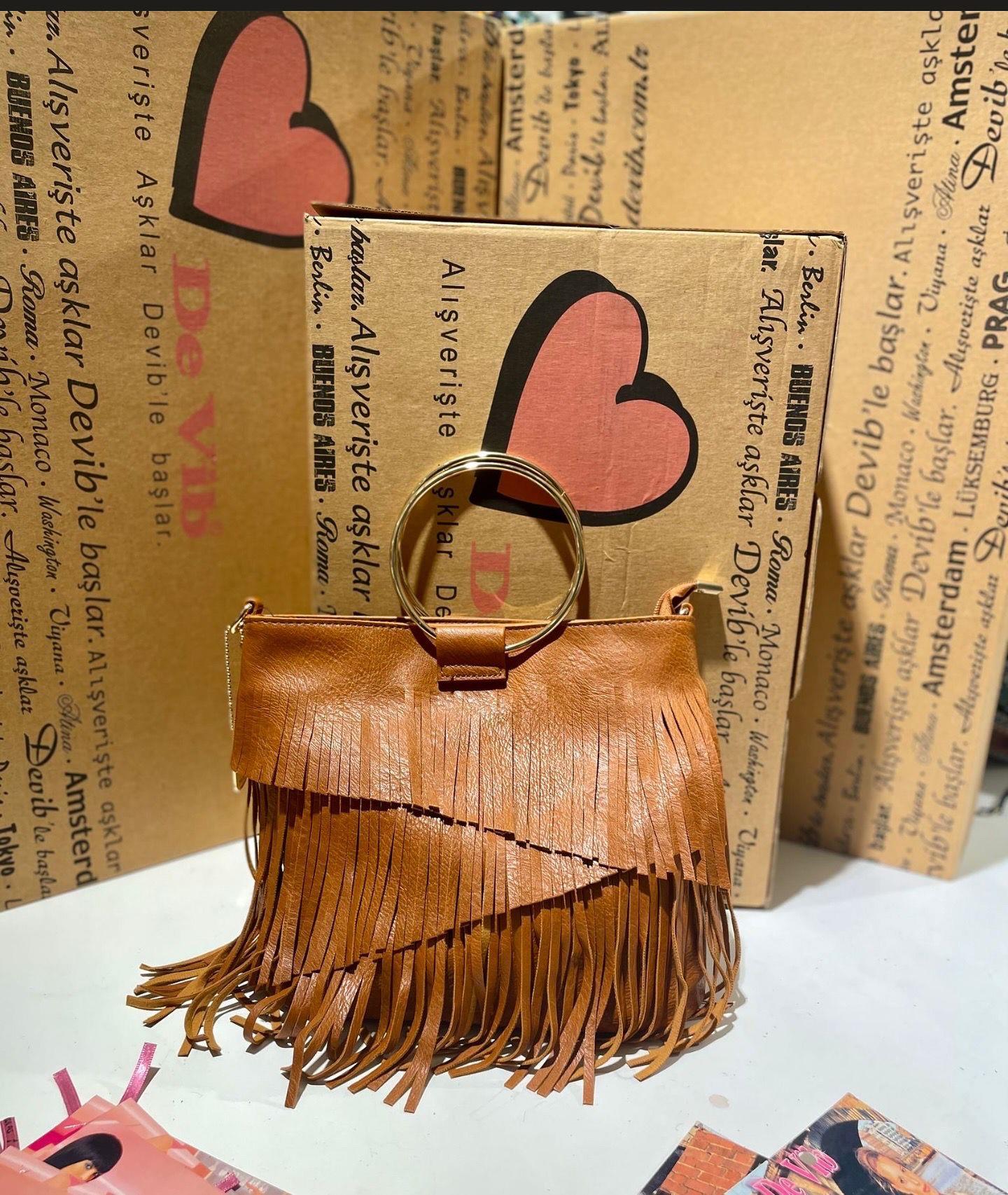 Devib Deri Çanta Püskül Tasarım