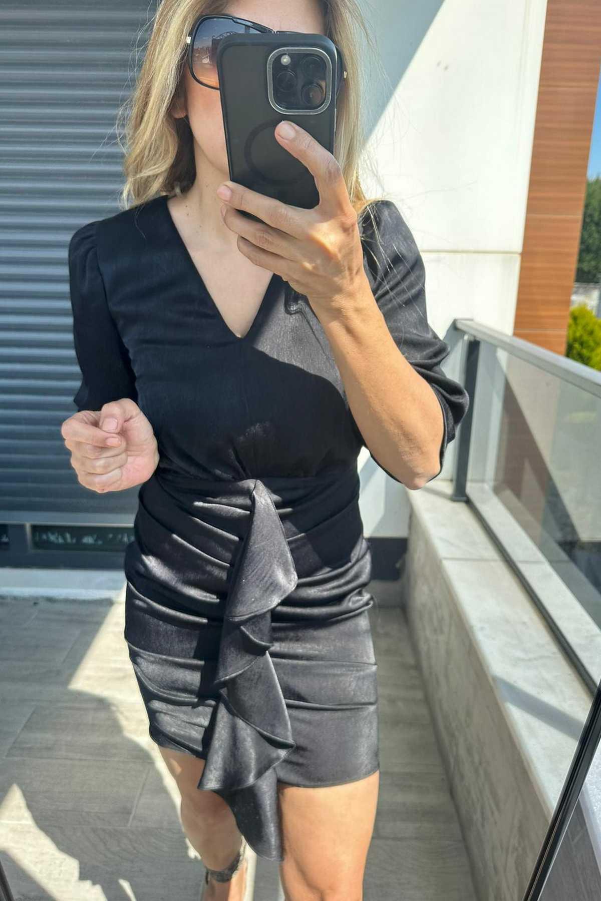 Saten Doku Fırfır ve Drape Detaylı Elbise