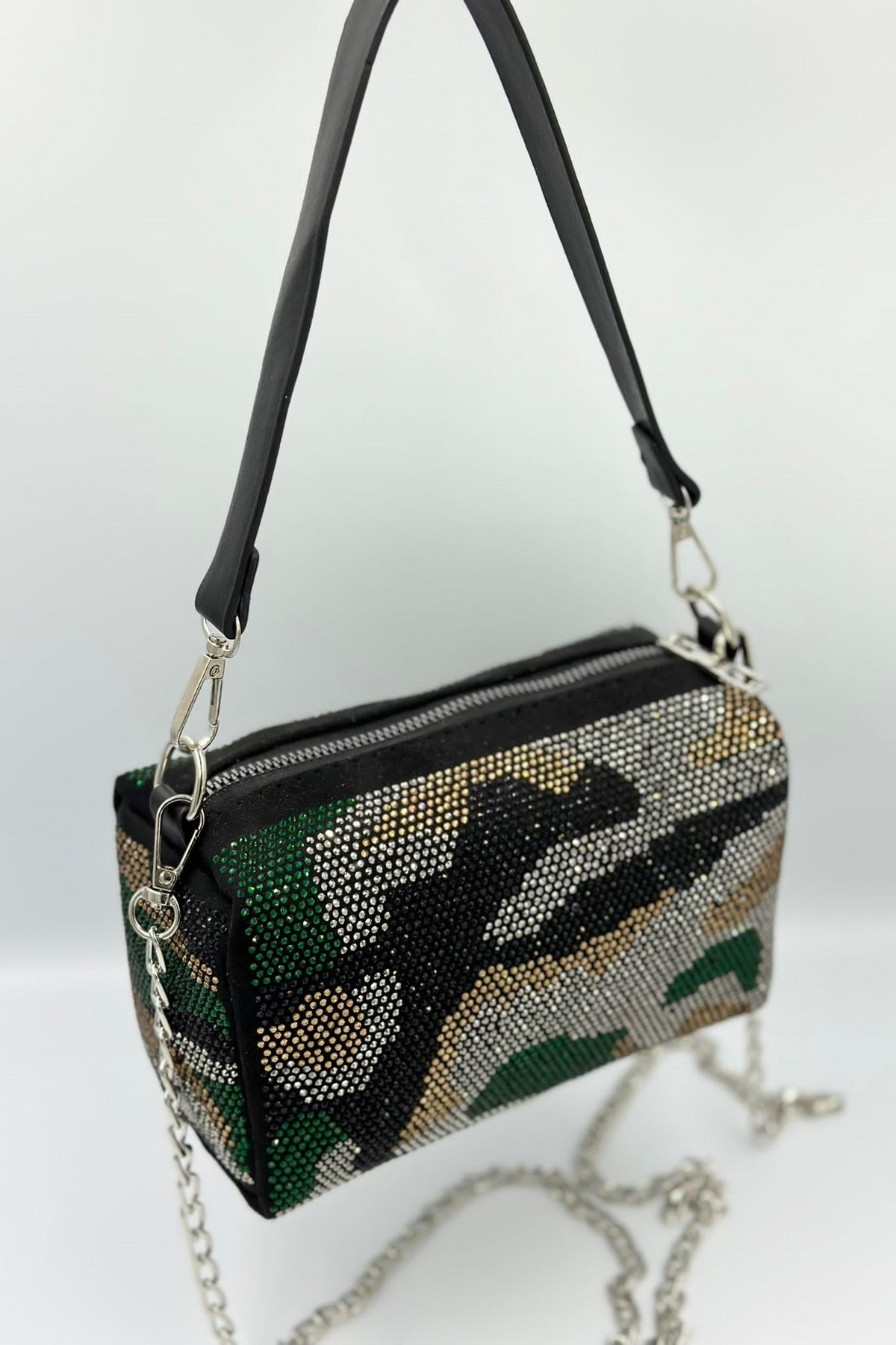 Taş İşlemeli Zincir Askılı Çanta 20*30 cm