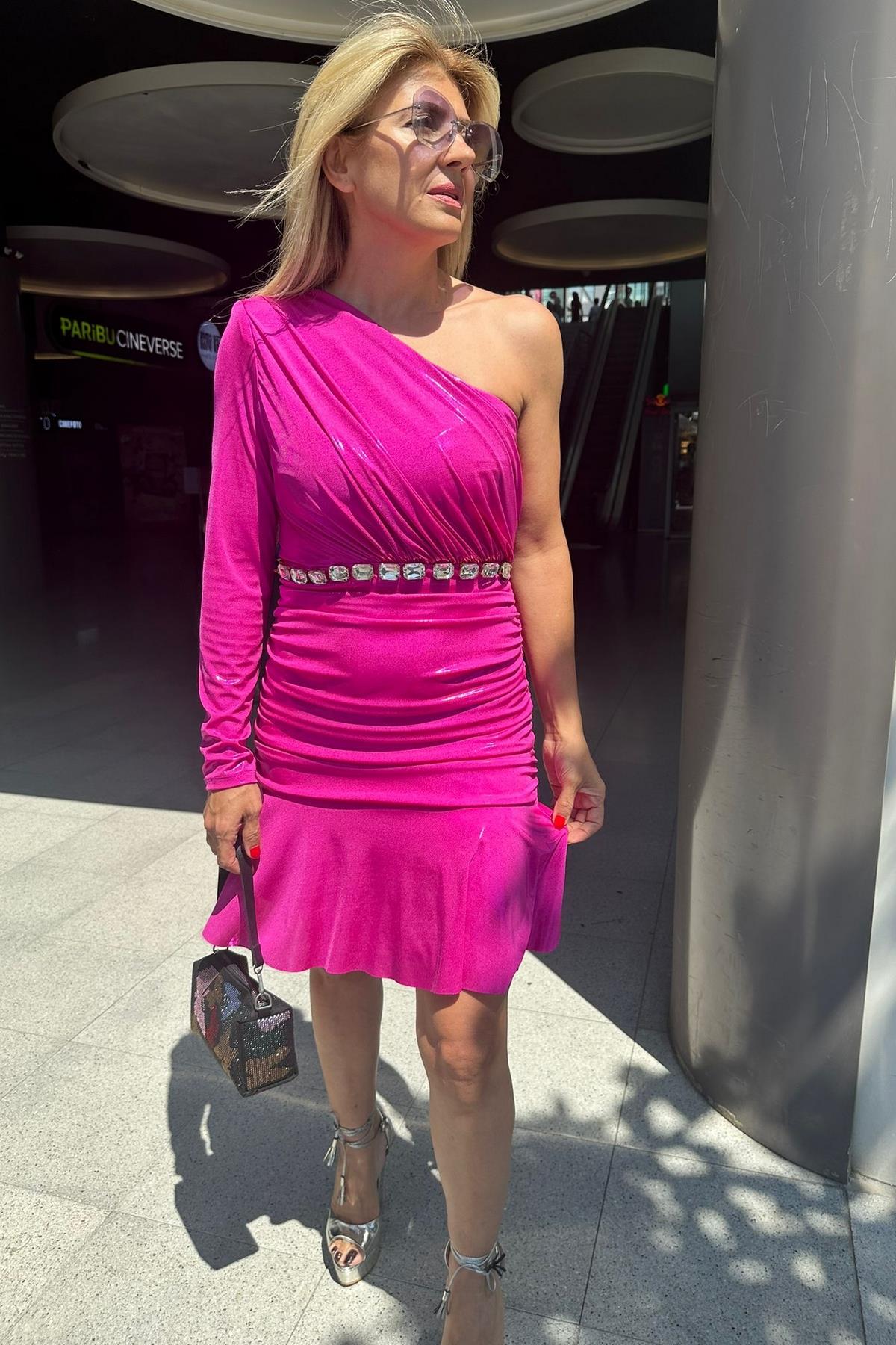 Tek Omuz Jakar Elbise