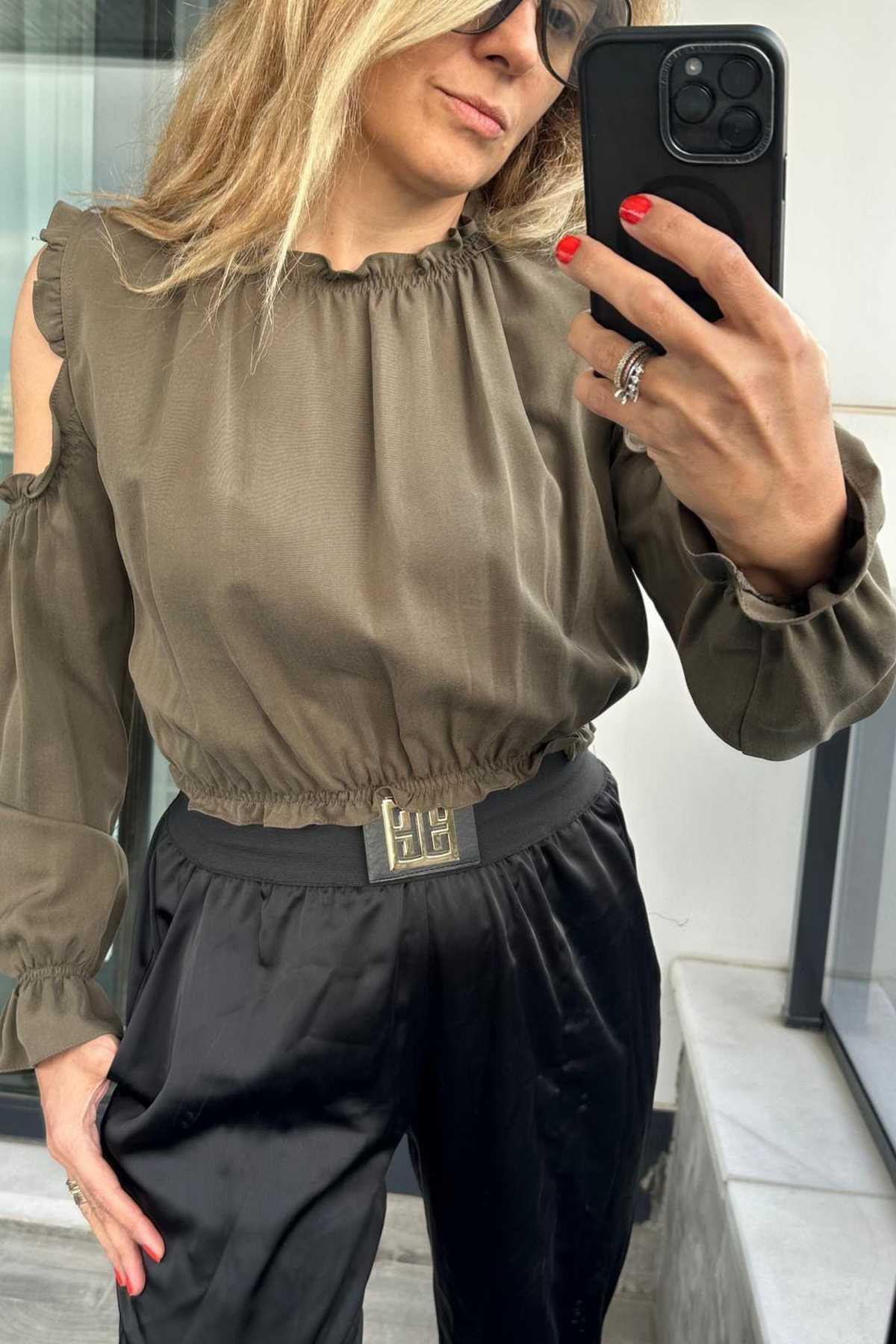 Yumuşak Doku Pencereli Bluz