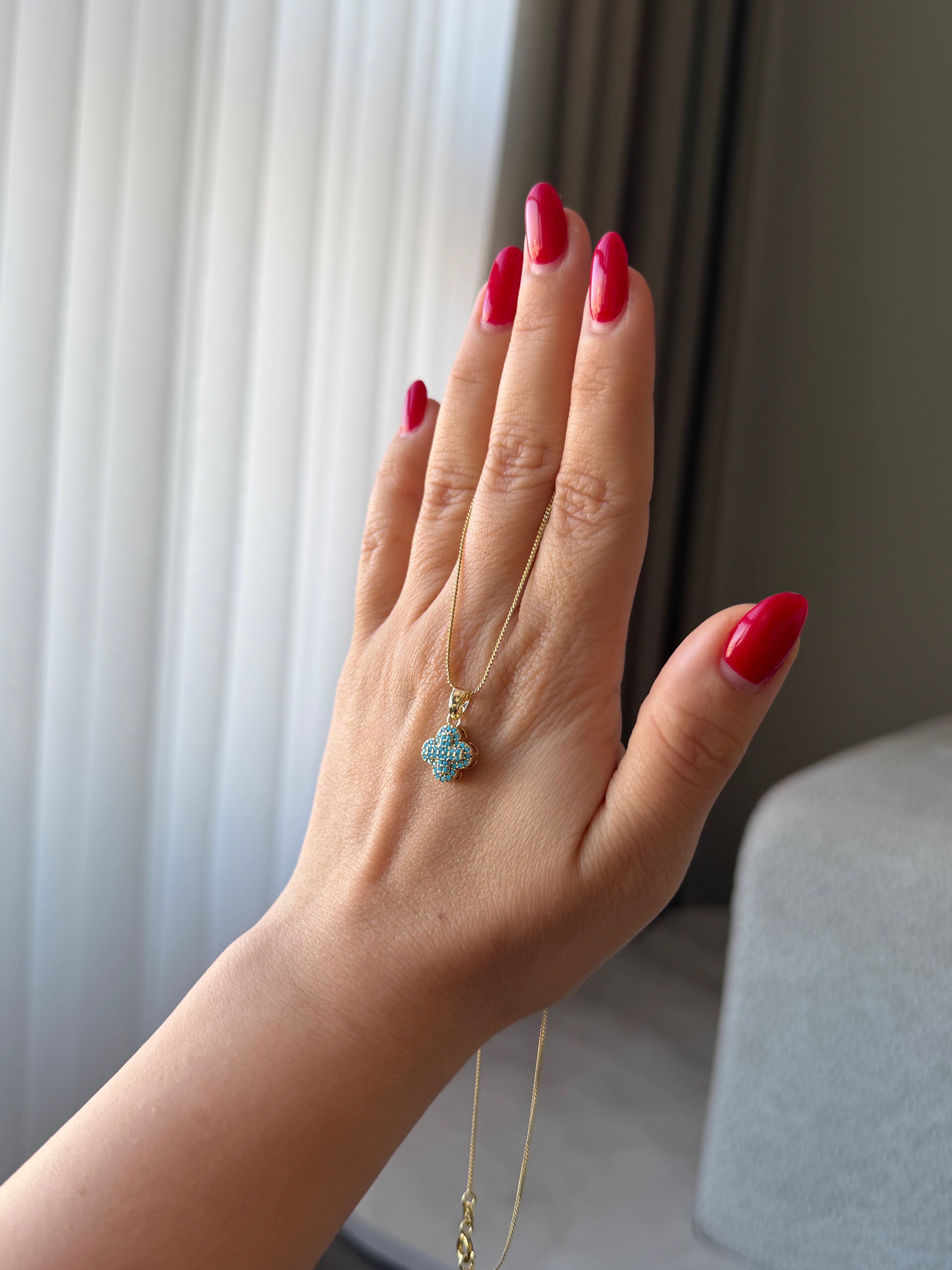 Clover Azure Kolye