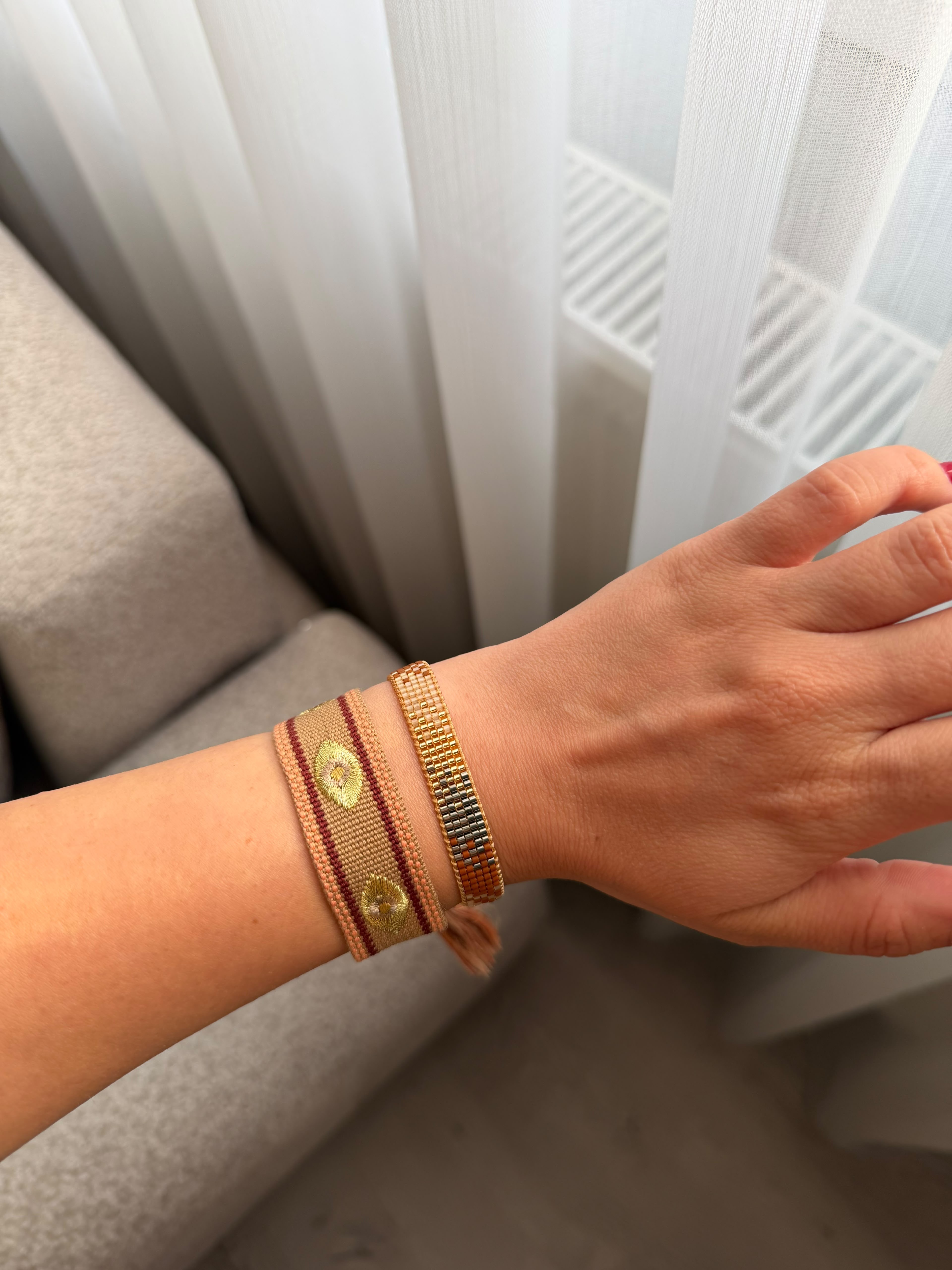 Kahve Tonlu Gold Boncuklu İp Bileklik