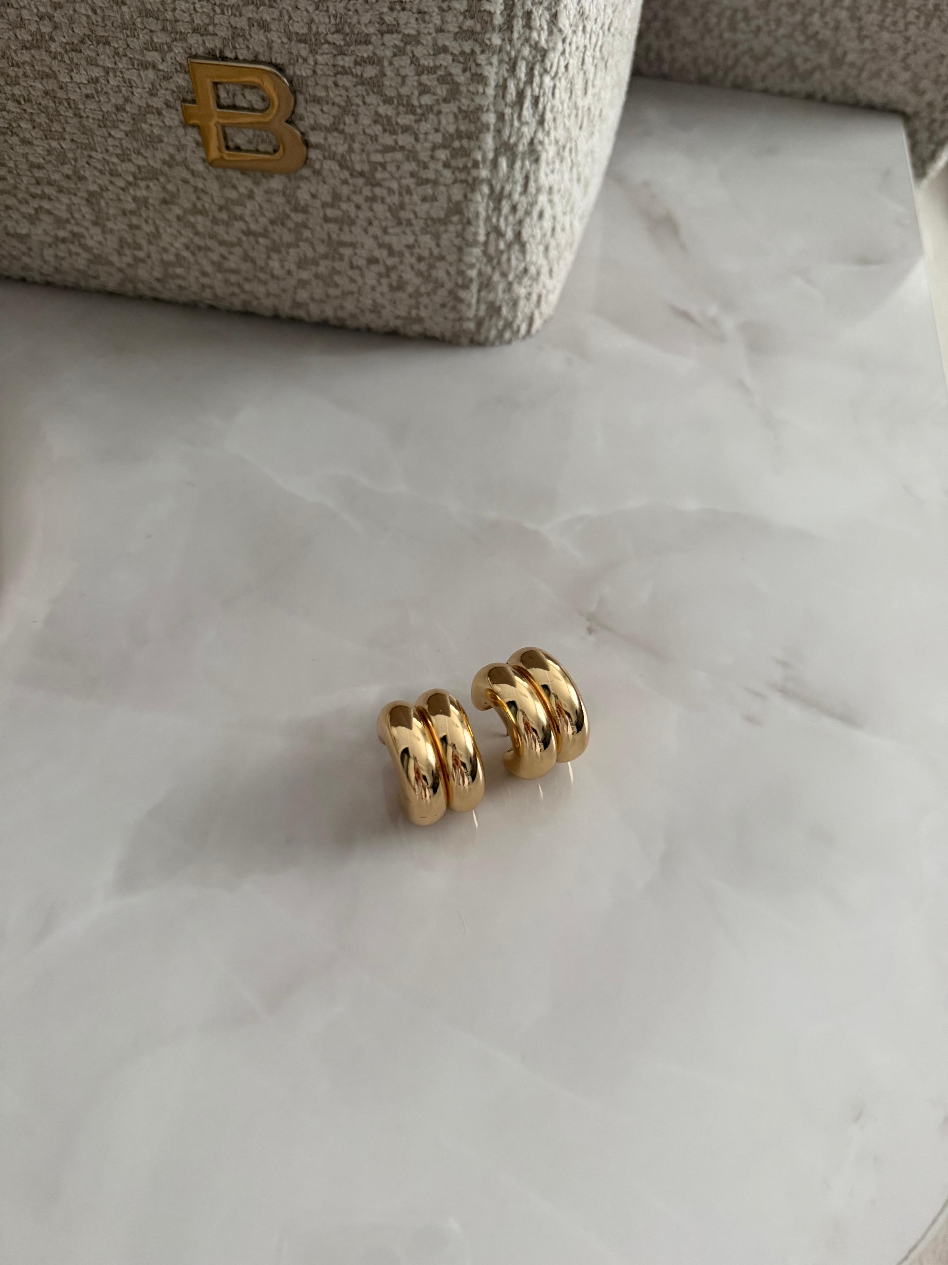 Marka Model Sıralı İkili Gold Küpe