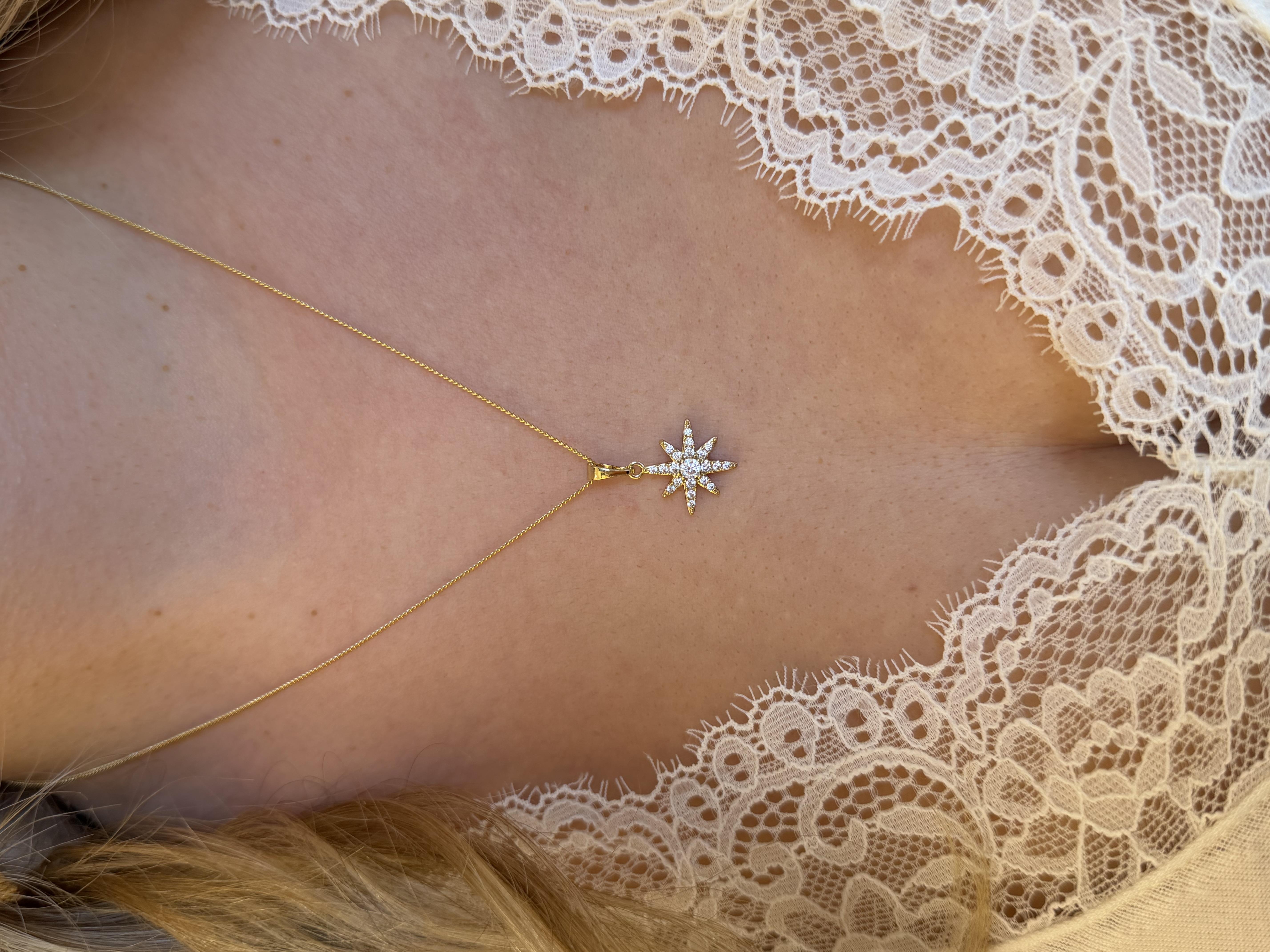 Özel seri 14k Gold Yıldız Model Kolye