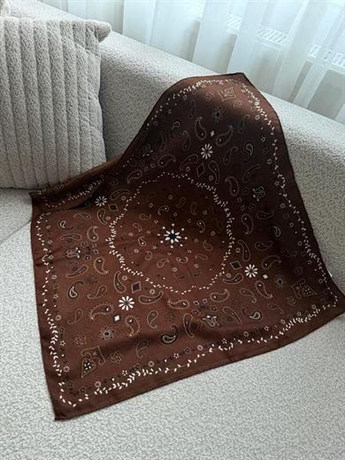 Kahverengi Etnik Desen Fular 70x70