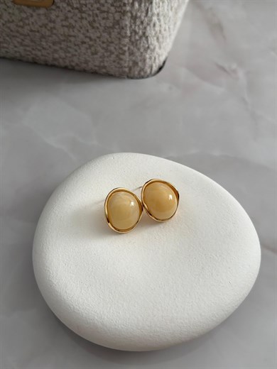 Marka Model Sarı Mineli Gold Çerçeve Oval Küpe