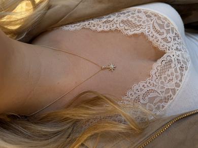 Özel seri 14k Gold Yıldız Model Kolye