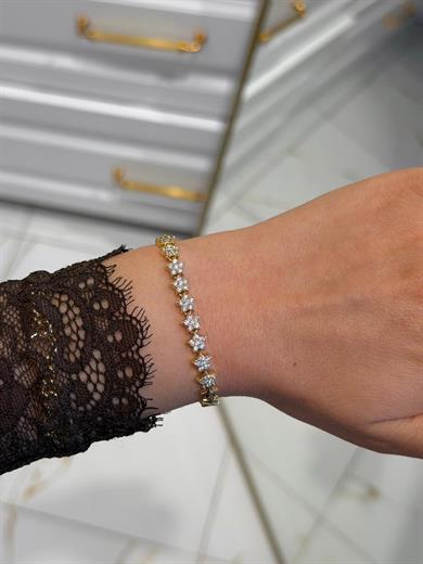 Özel Seri 14k Gold Yıldız Model Sıralı Taşlı Bileklik