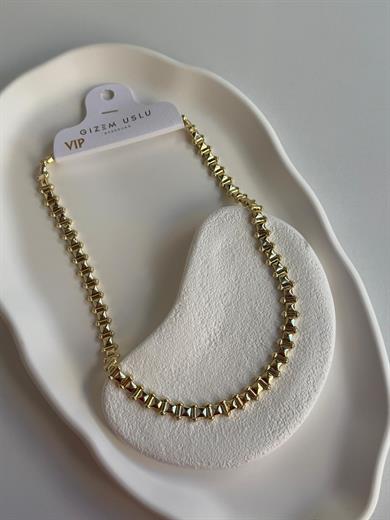Özel Seri Gold Kare Detaylı Kolye