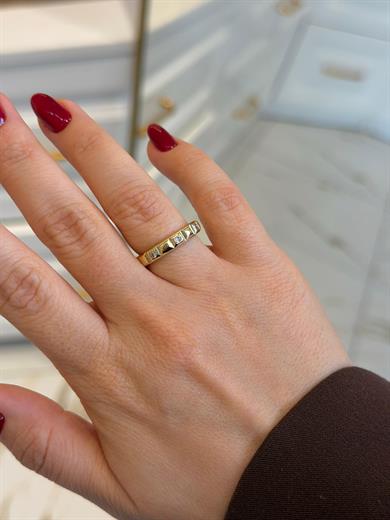 Özel Seri Yüzük 33 Gold Kare Desen Taşlı Model