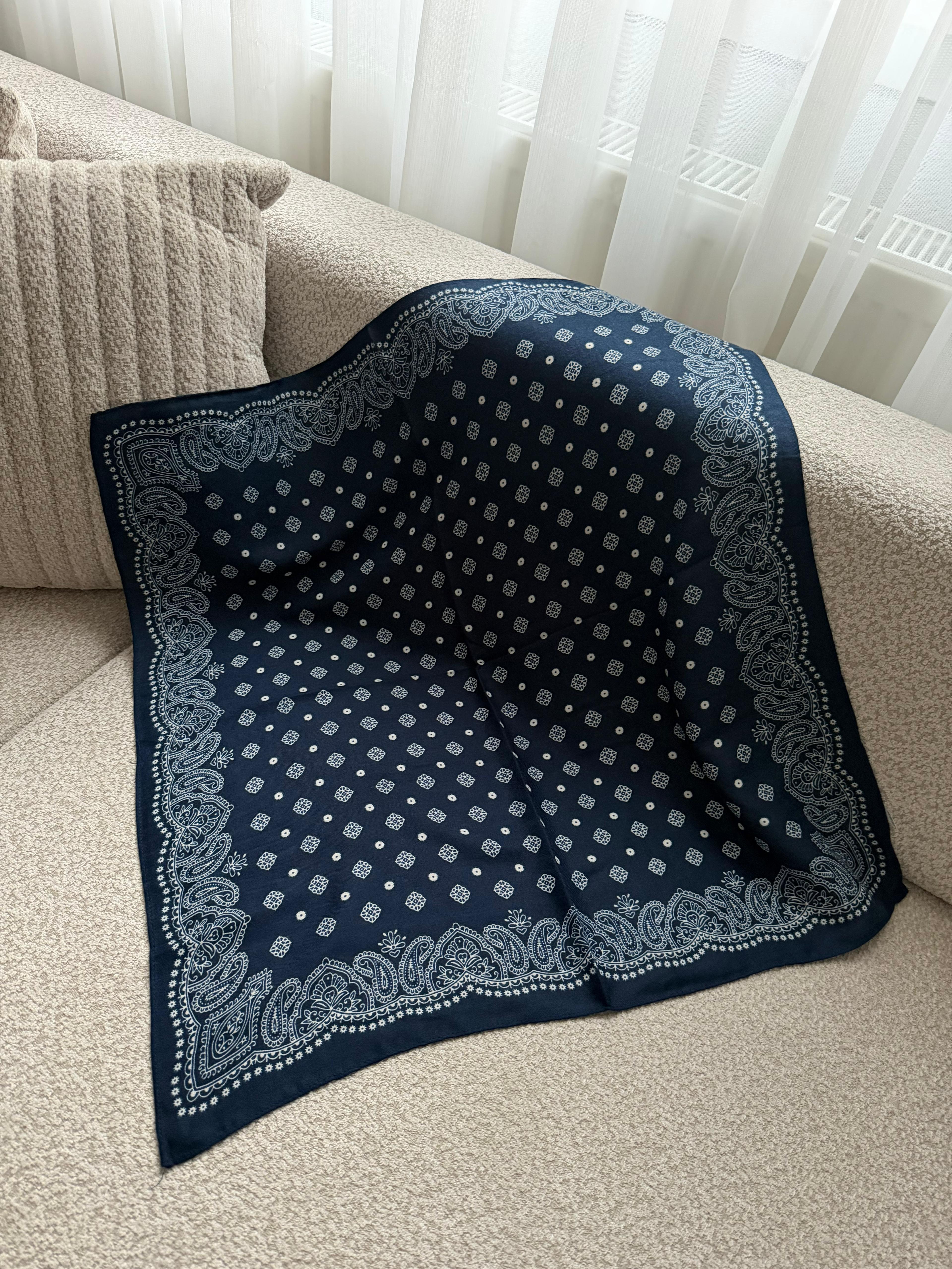 Lacivert Etnik Desen Fular 70x70