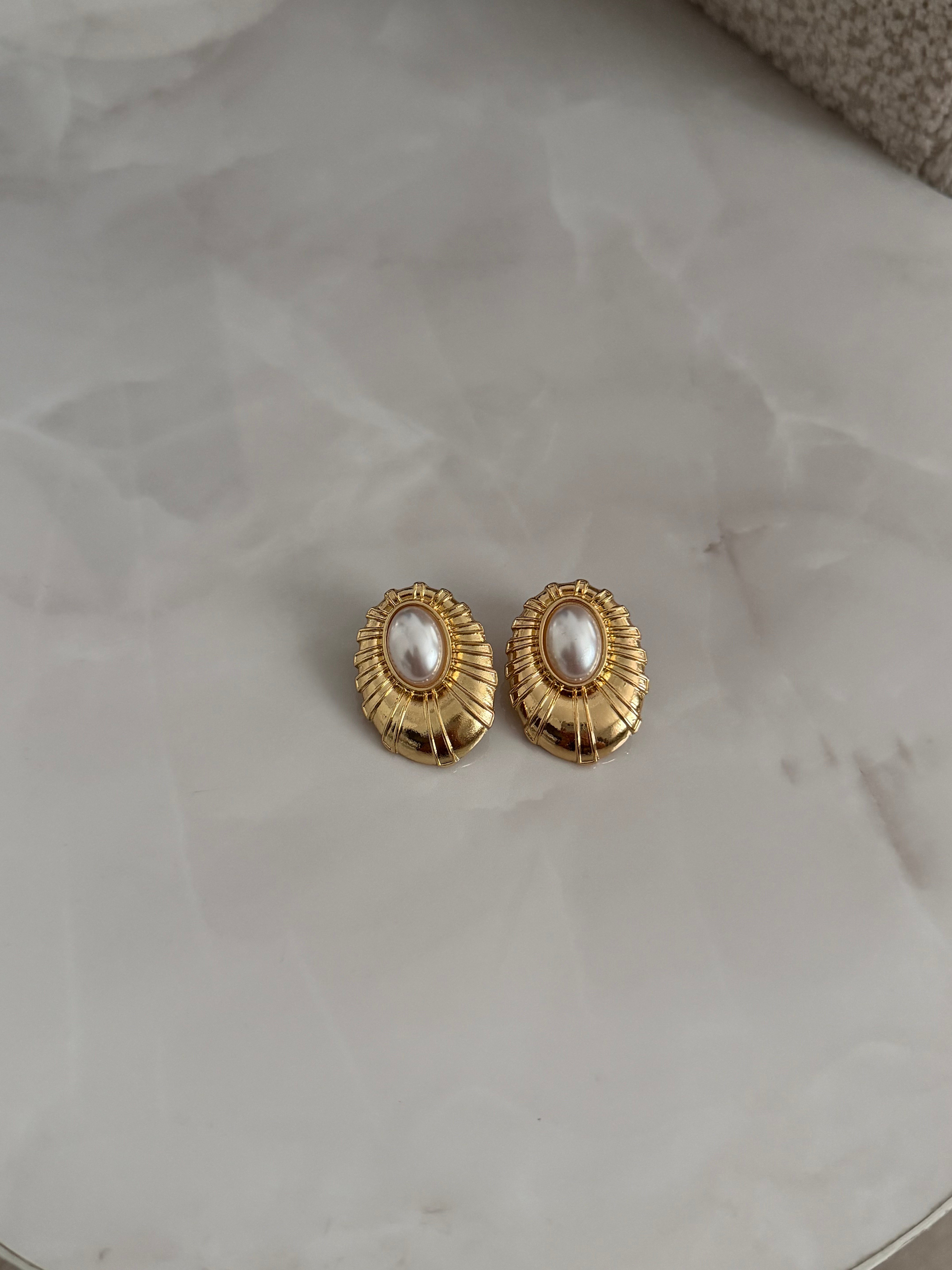 Marka Model Gold Kabuk Model İnci Küpe